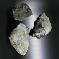 Mineralische Exemplare - Kleiner Prynit (ca. 100 Stück)