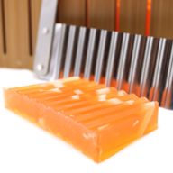 Seifenschneider-Set aus Holz – gewellter und gerader Ausstecher