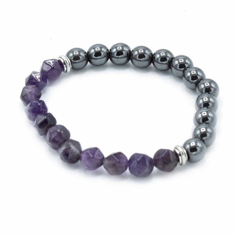 Facettiertes Edelsteinarmband - Magnetischer Amethyst