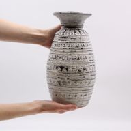 Klassisch geformte Vase - Creme