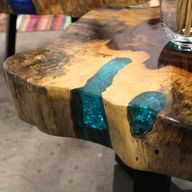 Couchtisch aus Tamarinde und Kunstharz - Aqua