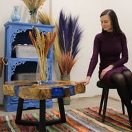 Couchtisch aus Tamarinde und Kunstharz - Himmelblau