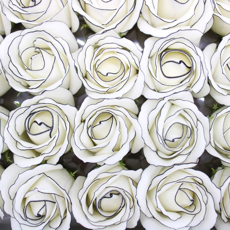 Seifenblumen zum Basteln – Med Rose – Elfenbein mit schwarzem Rand