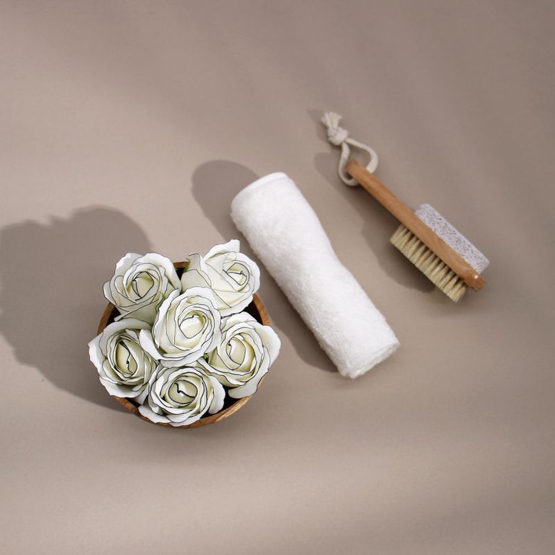 Seifenblumen zum Basteln – Med Rose – Elfenbein mit schwarzem Rand