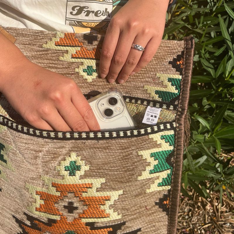 Beigefarbene Kilim Messenger Festival-Tasche