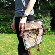 Beigefarbene Kilim Messenger Festival-Tasche
