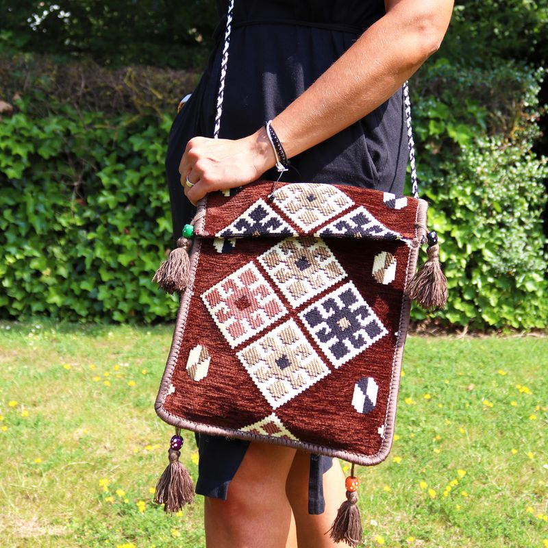 Schokoladenfarbene Kelim-Festival-Tasche