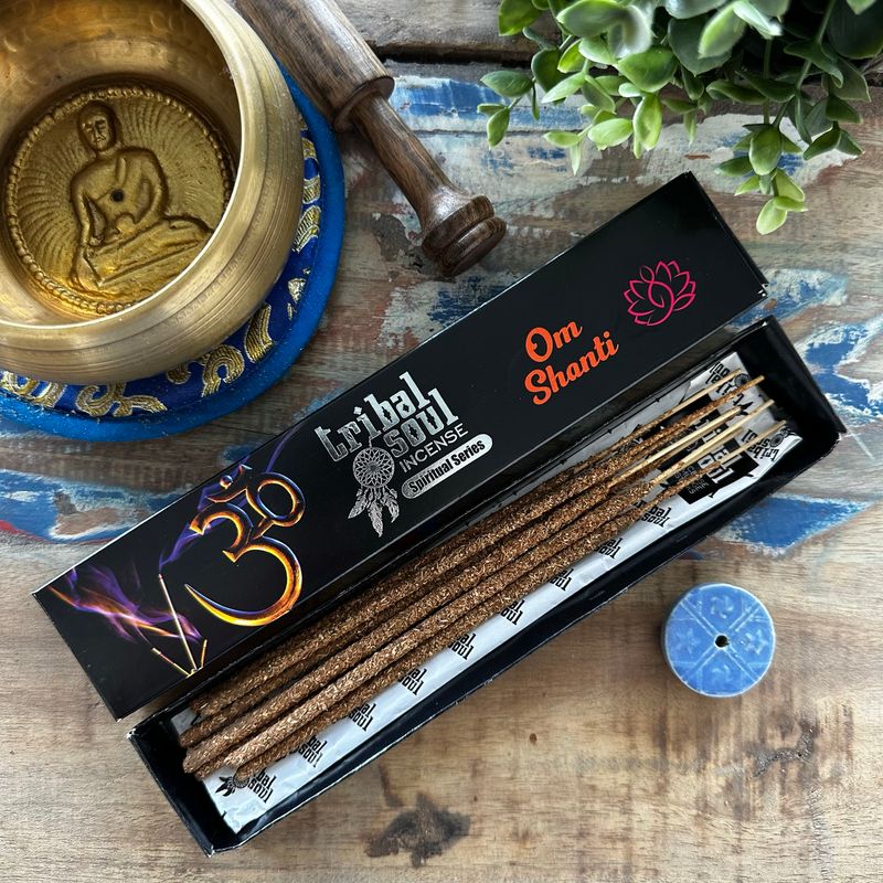 Tribal Soul Spirituelle Räucherstäbchen und Keramikhalter – Om Shanti