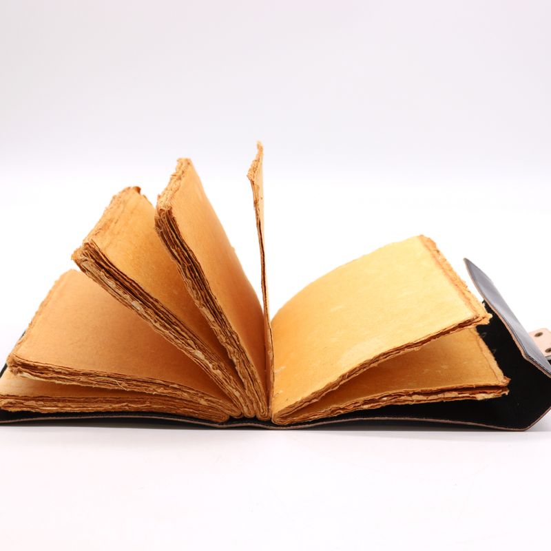 Buch der Schatten – 200 Seiten mit Büttenrand – 15 x 21 cm