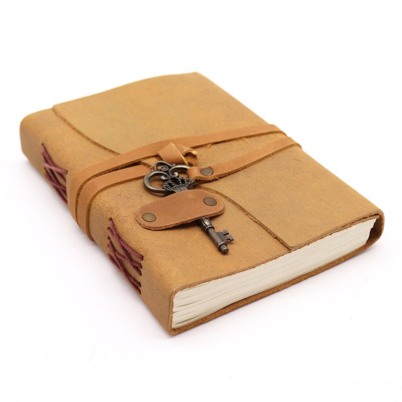 Geöltes hellbraunes Leder und Schlüssel – 200 Seiten – 13 x 18 cm