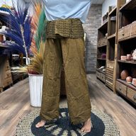 Yoga- und Festival-Hosen – Thailändisches Fischer-Mandala-Mantra auf Orange