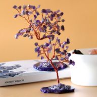 Edelsteinbaum - Amethyst auf natürlicher Achatbasis (35 Steine)