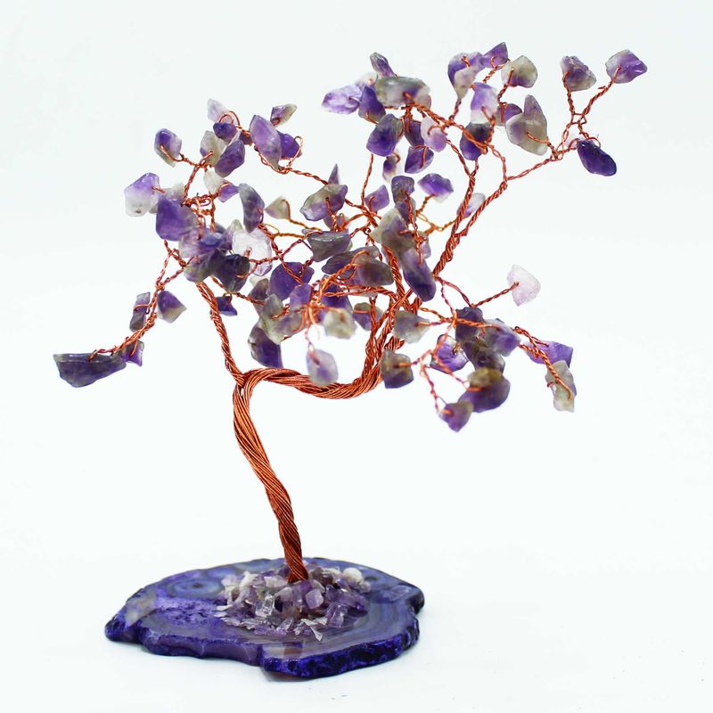 Großer Edelsteinbaum - Amethyst auf natürlicher Achatbasis (100 Steine)