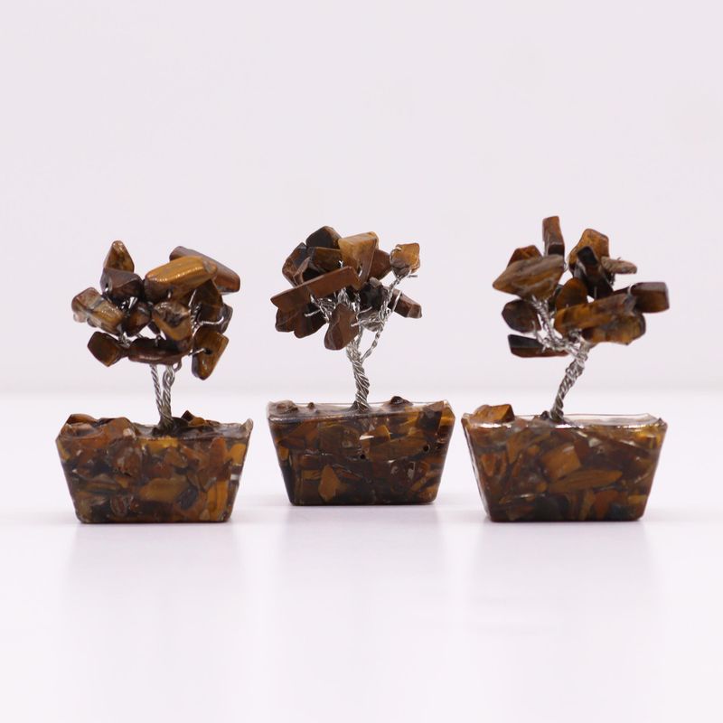 Mini-Edelsteinbäume auf Orgonitbasis – Tigerauge (15 Steine)