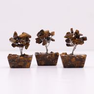 Mini-Edelsteinbäume auf Orgonitbasis – Tigerauge (15 Steine)