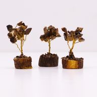 Mini-Edelsteinbäume auf Holzsockel – Tigerauge (15 Steine)