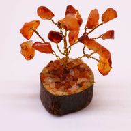Mini-Edelsteinbäume auf Holzsockel – Karneol (15 Steine)