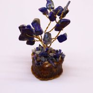 Mini-Edelsteinbäume auf Holzsockel – Sodalith (15 Steine)