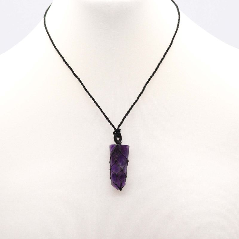 Geschnürter Edelstein-Anhänger mit flacher Spitze – Amethyst