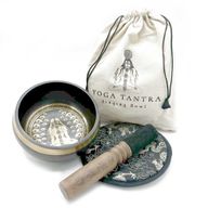 Handgehämmertes und graviertes Klangschalen-Geschenkset – 14 cm – Yogi