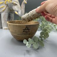 Holzschale für Räucher- und Ritualopfer – Vier Elemente – 11 x 7 cm