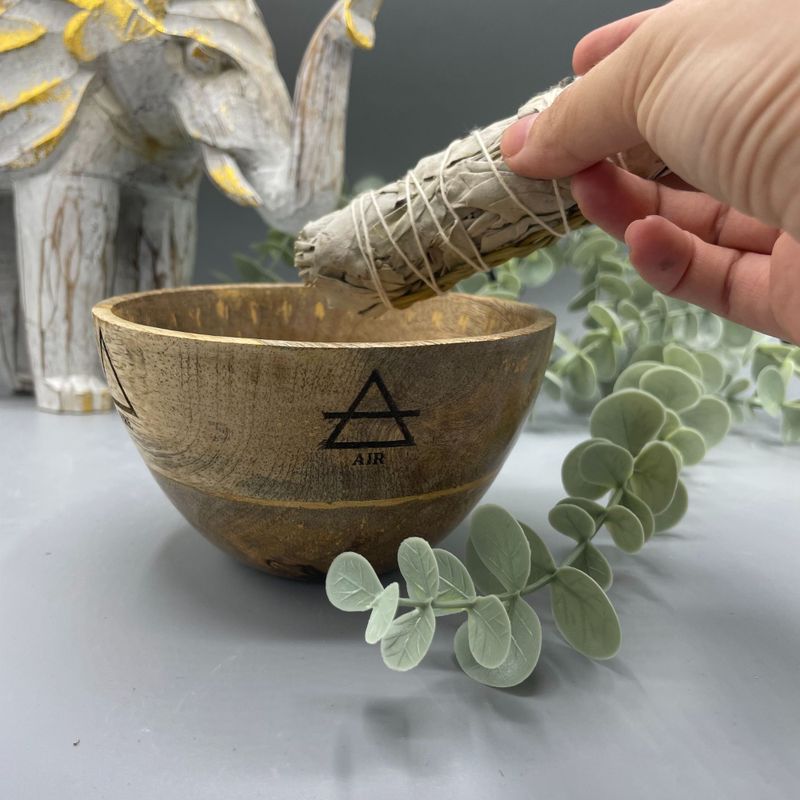 Holzschale für Räucher- und Ritualopfer – Vier Elemente – 11 x 7 cm