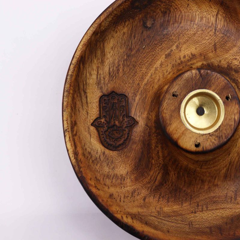 Räucherstäbchen und Kegelbrennerscheibe – Hamsa