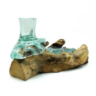 Kleine Blumenvase und Kerzenständer aus geblasenem Glas auf Holz