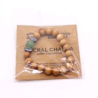 Sakralchakra-Armreif aus Zedernholz mit grünem Aventurin