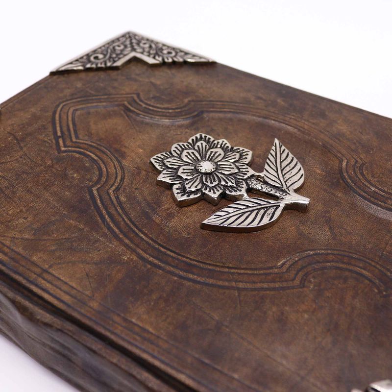 Hefty Red Tan Buch – Rosa Rosendekor – 200 Seiten mit Büttenrändern – 26 x 18 cm