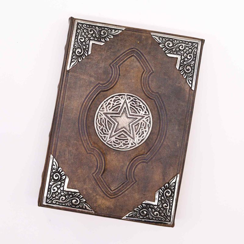 Hefty Brown Tan Buch – Zink-Pentagon-Dekor – 200 Seiten mit Büttenrand – 26 x 18 cm