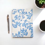 Notizbücher mit Baumwollbindung, 20 x 15 cm – 96 Seiten – Blassblaues Blumenmuster