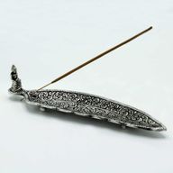 Polierter Buddha-Räucherstäbchenhalter aus Aluminium, lang, 23 cm