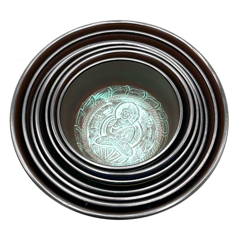 Großes Chakra-Set aus sieben Klangschalen (19,5–35 cm)