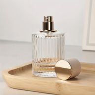 Flat White – runde gerippte 30-ml-Flasche, Spray und Verschluss