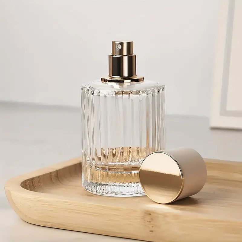 Soft Rose – 30 ml runde gerippte Flasche, Spray und Verschluss