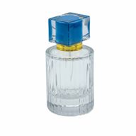 Puderblau – runde gerippte 50-ml-Flasche, Spray und Verschluss