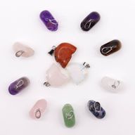 Edelstein-Mini-Totenkopf-Anhänger (12 sortiert) 20x15mm