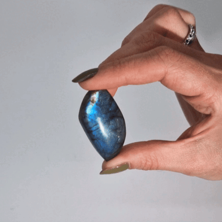 Labradorit-Blattsteine ​​aus Madagaskar (ca. 15–20 g, 40–50 mm)