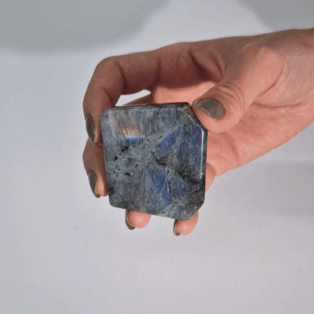 Labradorit aus Madagaskar (ca. 80-168g 40-60mm)