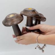 Set mit 3 flachen Räucherkegelpilzen (13 cm, 12 cm, 11 cm).