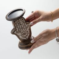 Kerzenständer aus Mangoholz - Hamsa - Klein 18x11cm
