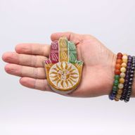 Räucherstäbchenhalter Hamsa aus Speckstein, 9 x 6 cm, Sonnengesicht