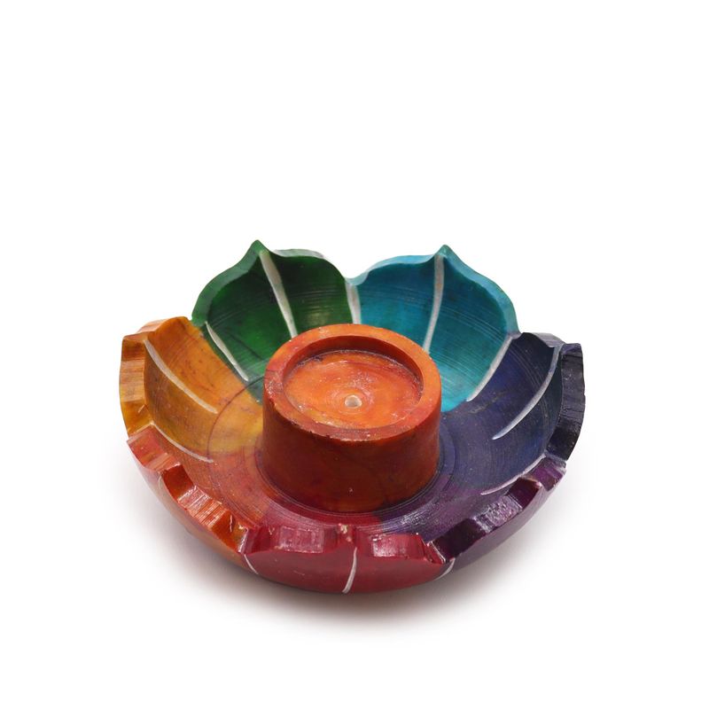 Kleiner Räucherstäbchenhalter aus Speckstein mit Lotusblüte, 7,5 x 2,5 cm – Chakra-Farben