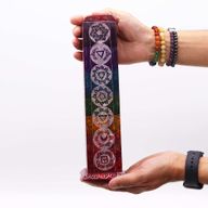 Quadratischer Räucherstäbchenhalter aus Speckstein, 25 cm – 7 Chakren