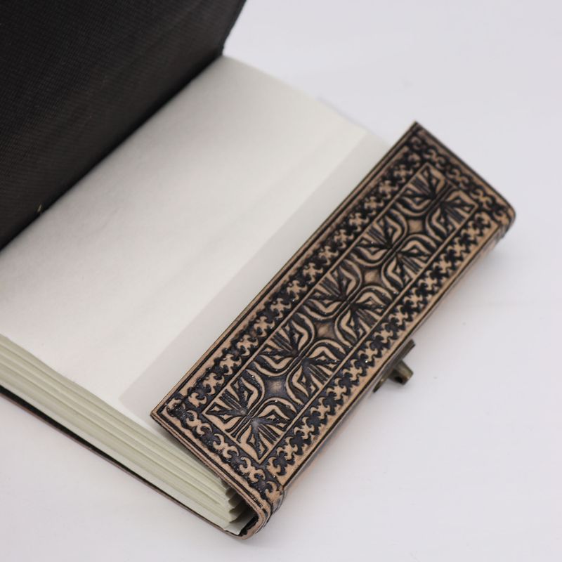 Buddha – Esoterisches Notizbuch – Antikgrau – 200 Seiten mit Stichkante – 17,5 x 12,5 x 3 cm