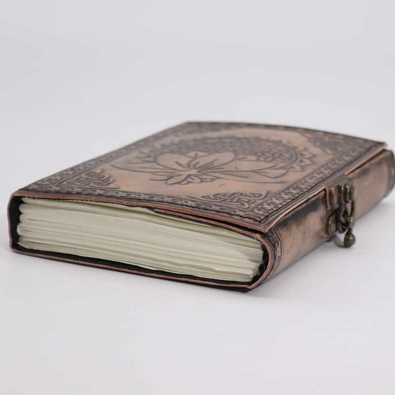 Lotus Madala - Esoterisches Notizbuch - Antikgrau - 200 Seiten Stichkante - 17,5 x 12,5 x 3 cm