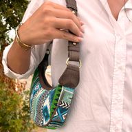 Jacquard-Hobo-Tasche – kräftiges Grün (brauner Riemen)