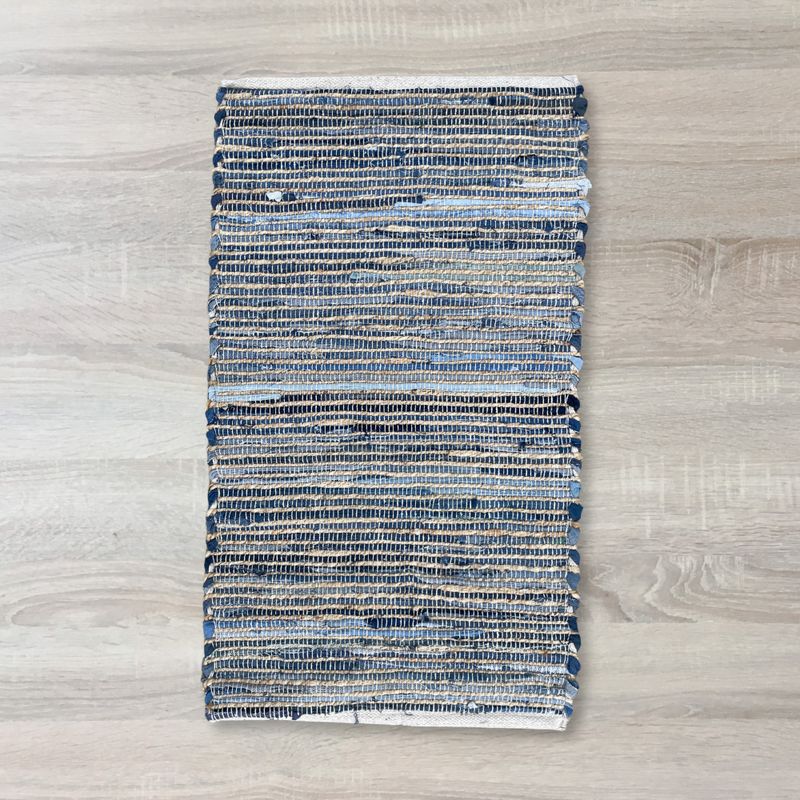 Kleiner Teppich aus Jute und recycelter Baumwolle – 50 x 90 cm – Blau