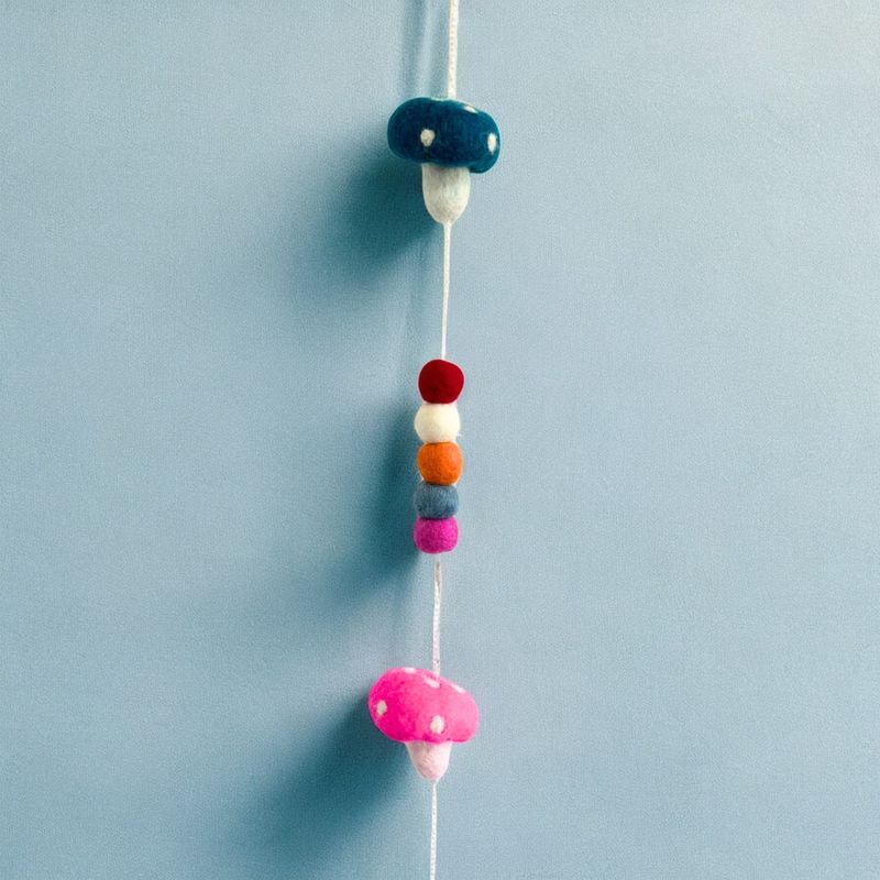 Wandbehang aus Filz – Pilze (zufällige Farben)
